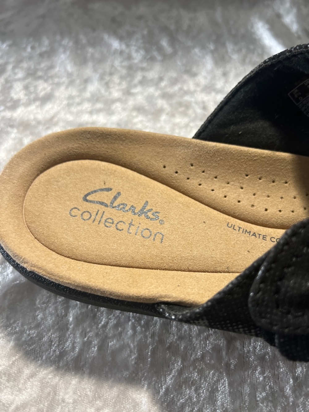 Clarks Black Knot Toe-Post Sandal - Picture 2 of 10